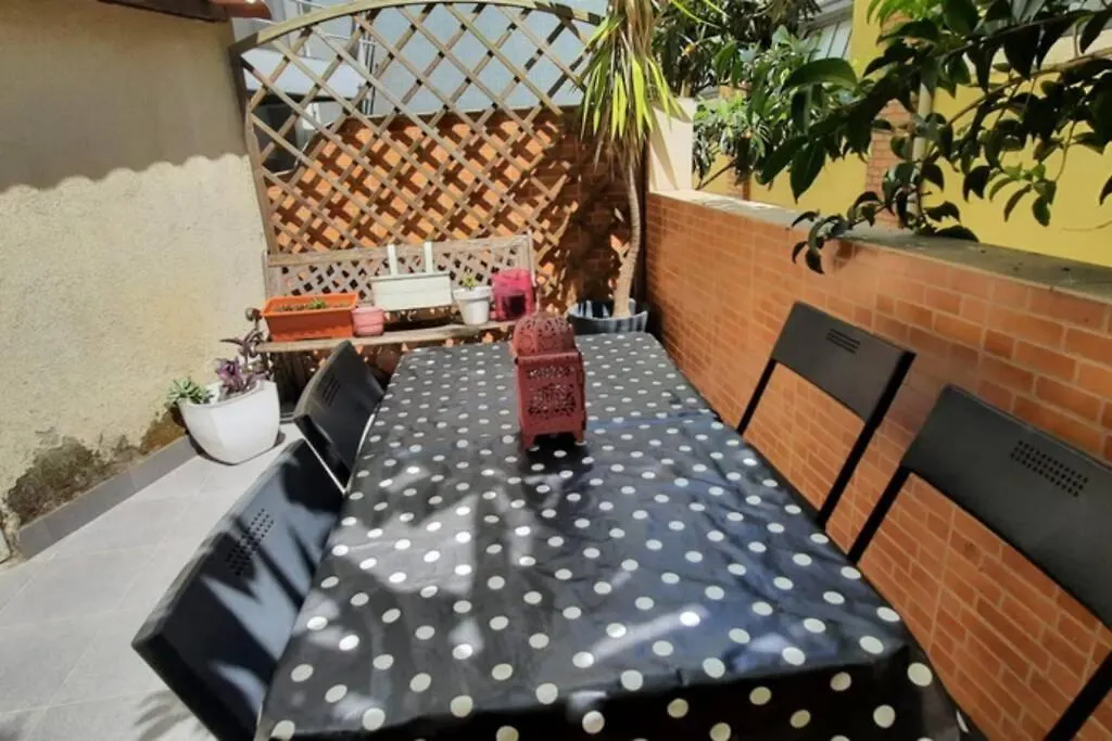 Charming Sunny Terrace / One Bedroom Apartment Lisbon Portugal