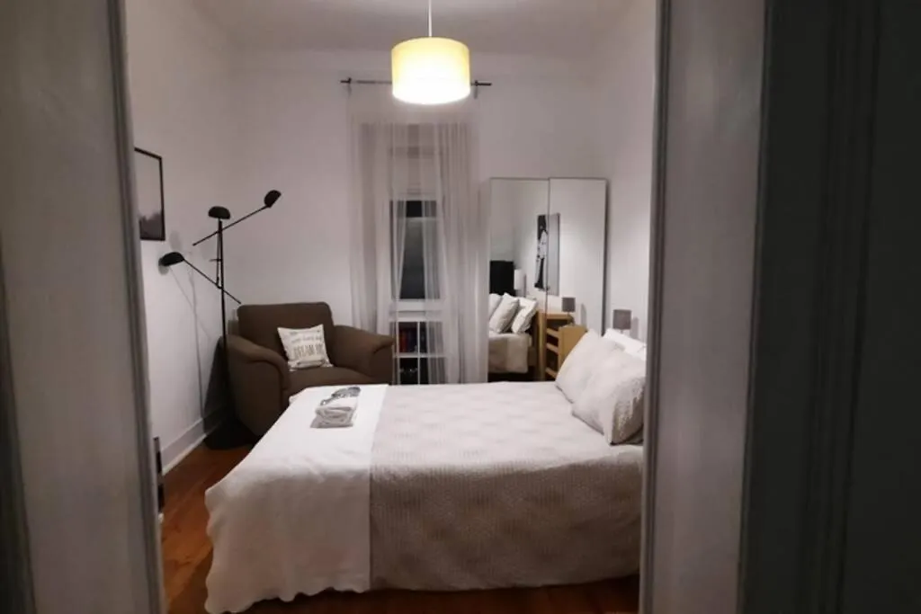 Charming Sunny Terrace / One Bedroom Apartment Lisbon