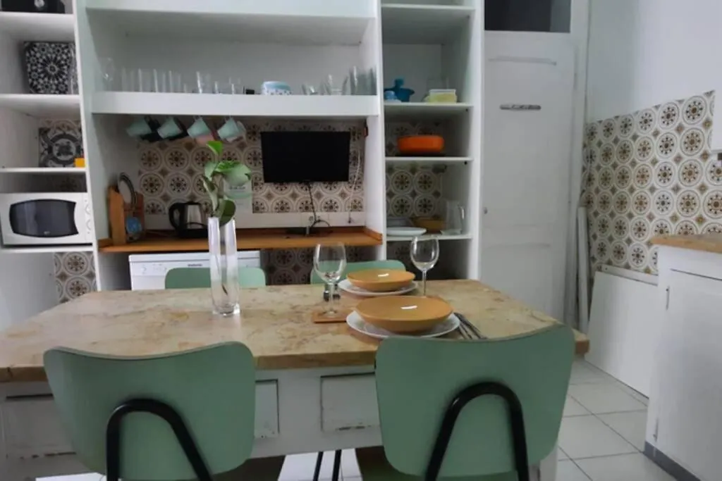 Charming Sunny Terrace / One Bedroom Apartment Lisbon 0*,