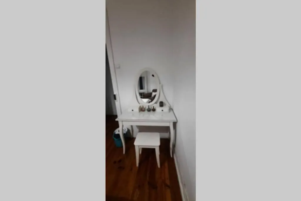 Charming Sunny Terrace / One Bedroom Apartment Lisbon
