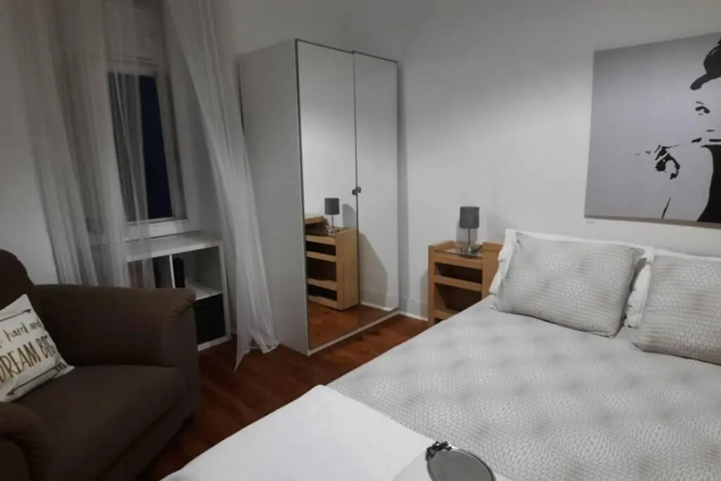 Charming Sunny Terrace / One Bedroom Apartment Lisbon